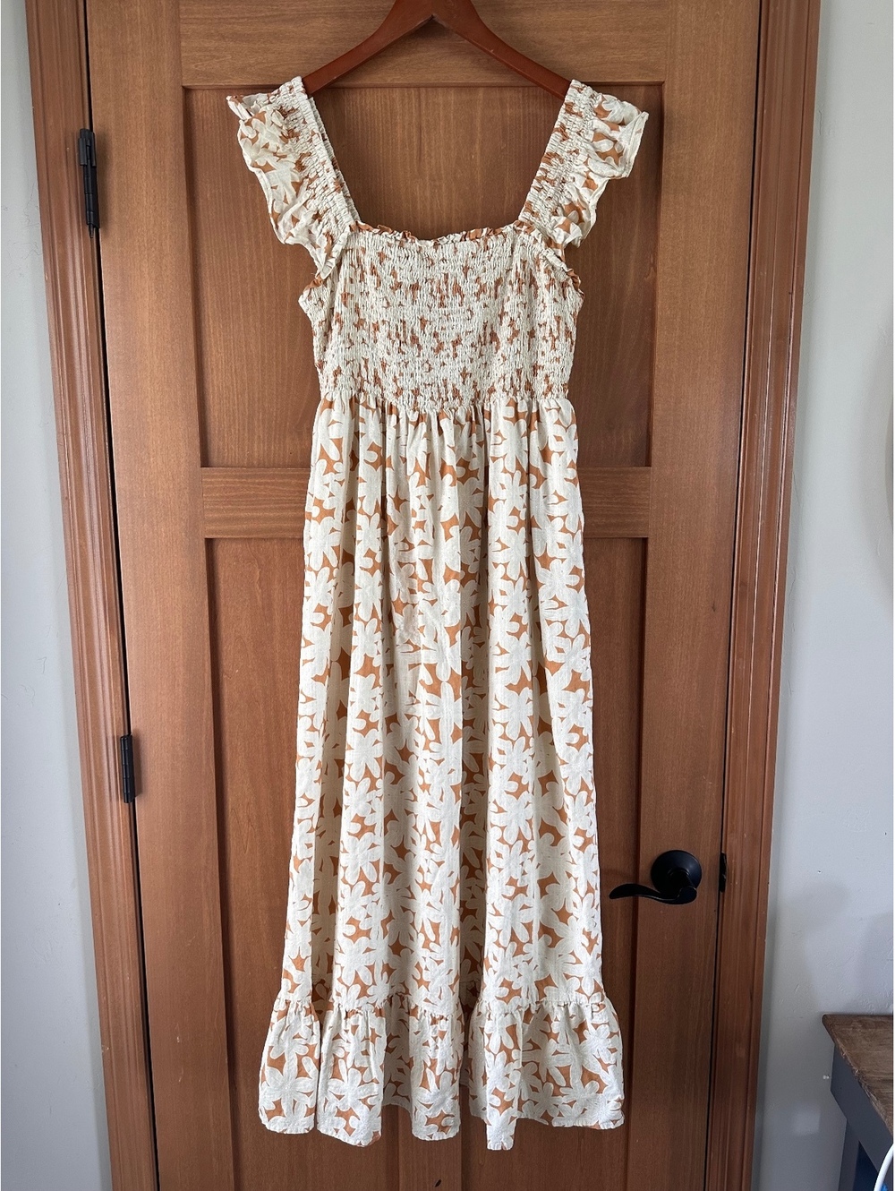 Doe and Rae Rust Floral Print Smocked Ruffle Sleeve Maci Dress Women’s Large